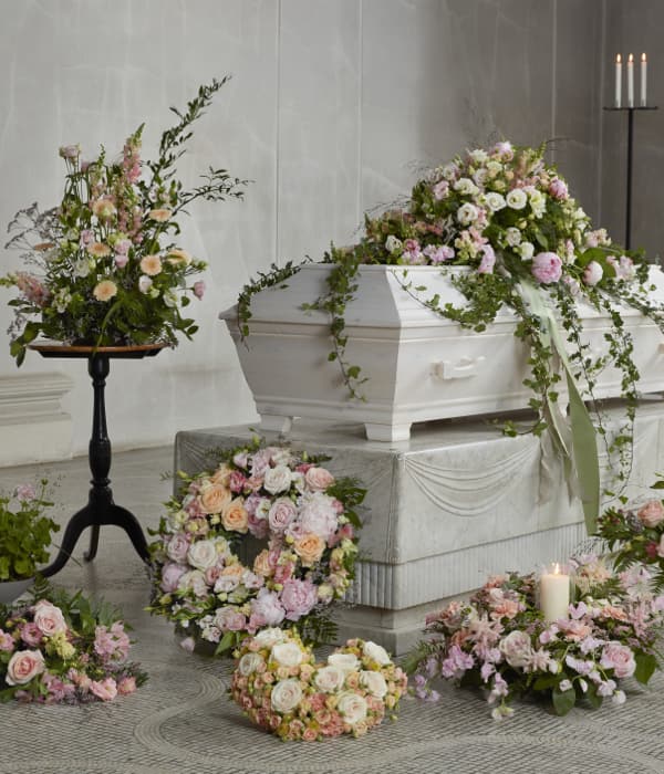 Blommor och arrangemang